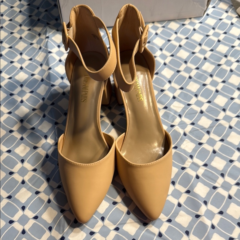 Dream Pairs Nude Chunky Heels